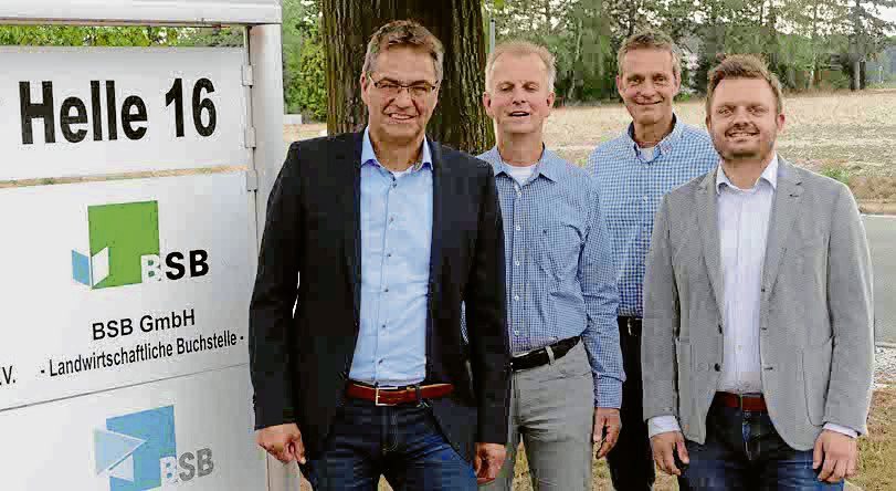 Europaabgeordneter Dr. Peter Liese wurde vom Vorsitzenden der Landwirtschaftlichen Kreisvereinigung Herford, Hermann Dedert, Stellvertreter Bernd Upmeier zu Belzen sowie dem Vorsitzenden der CDU-Kreistagsfraktion, Michael Schönbeck, begrüßt.